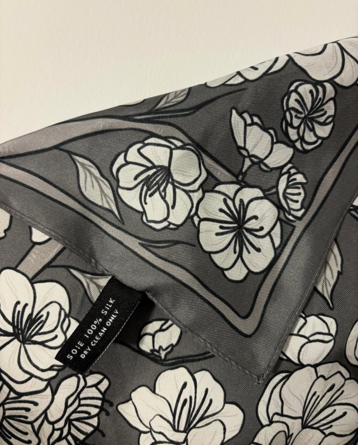 《Les Fleurs de Soie》-Gris Sombre